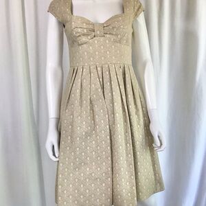 Kristin Davis Structured Feminine Silhouette Dress